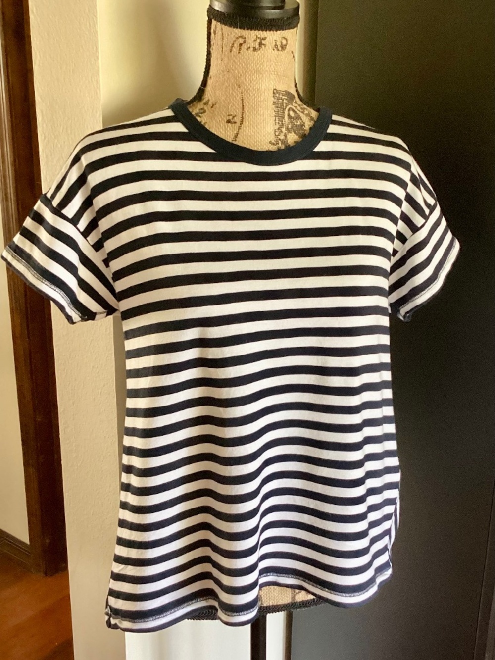 Rag & Bone Women’s Dark Navy/White Stripe Slit Back T-Shirt Hi Lo Hem Sz Small